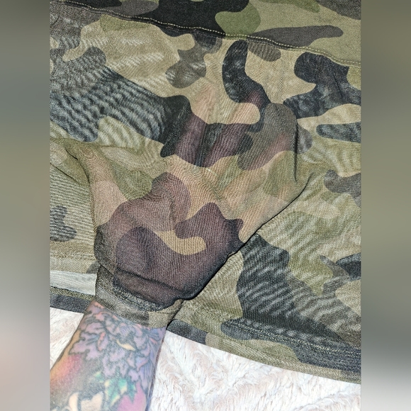 Sheer camo Guess shirt - Picture 7 of 7